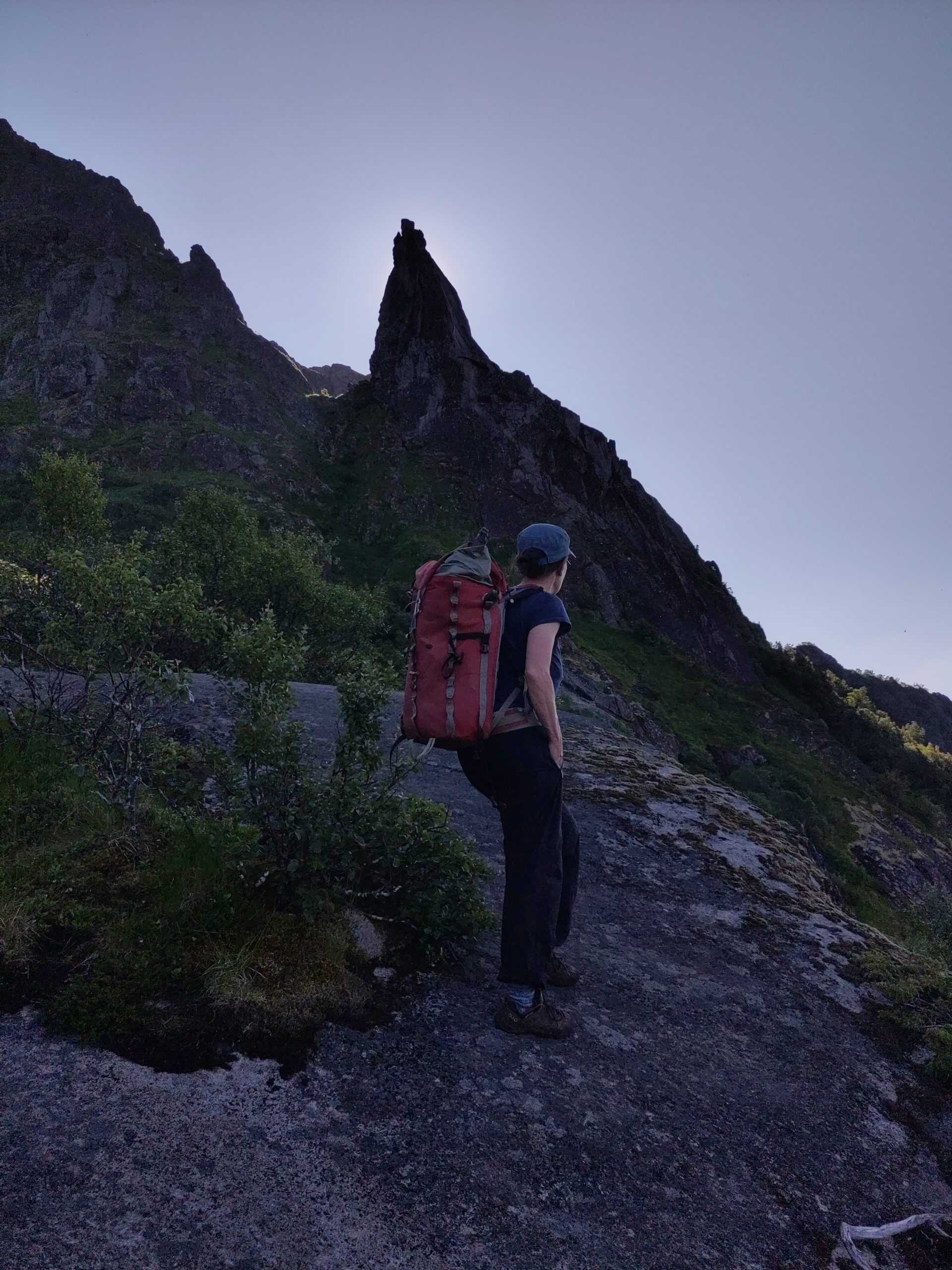 Lofoten! Der frühe Vogel klettert die Geiss